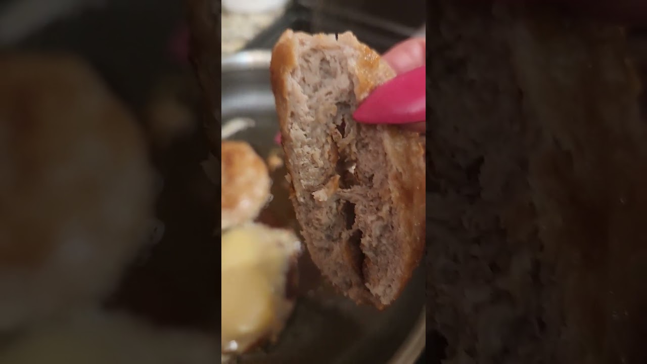 Reviewing Trader Joe's frozen Turkey Burgers #yummy #traderjoes ##burgers 