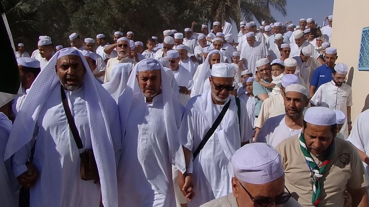 الحمد لله والشكر لله ماخاب عبد قصد مولاه. إستقبال الحجاج الميامين  لقصر آت برڤان بمقبرة بن زعكر.