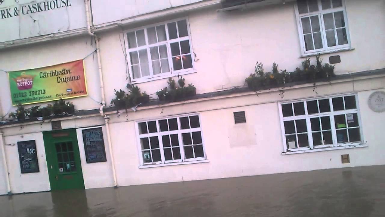 Maidstone UK flood part 2 25.12.2013