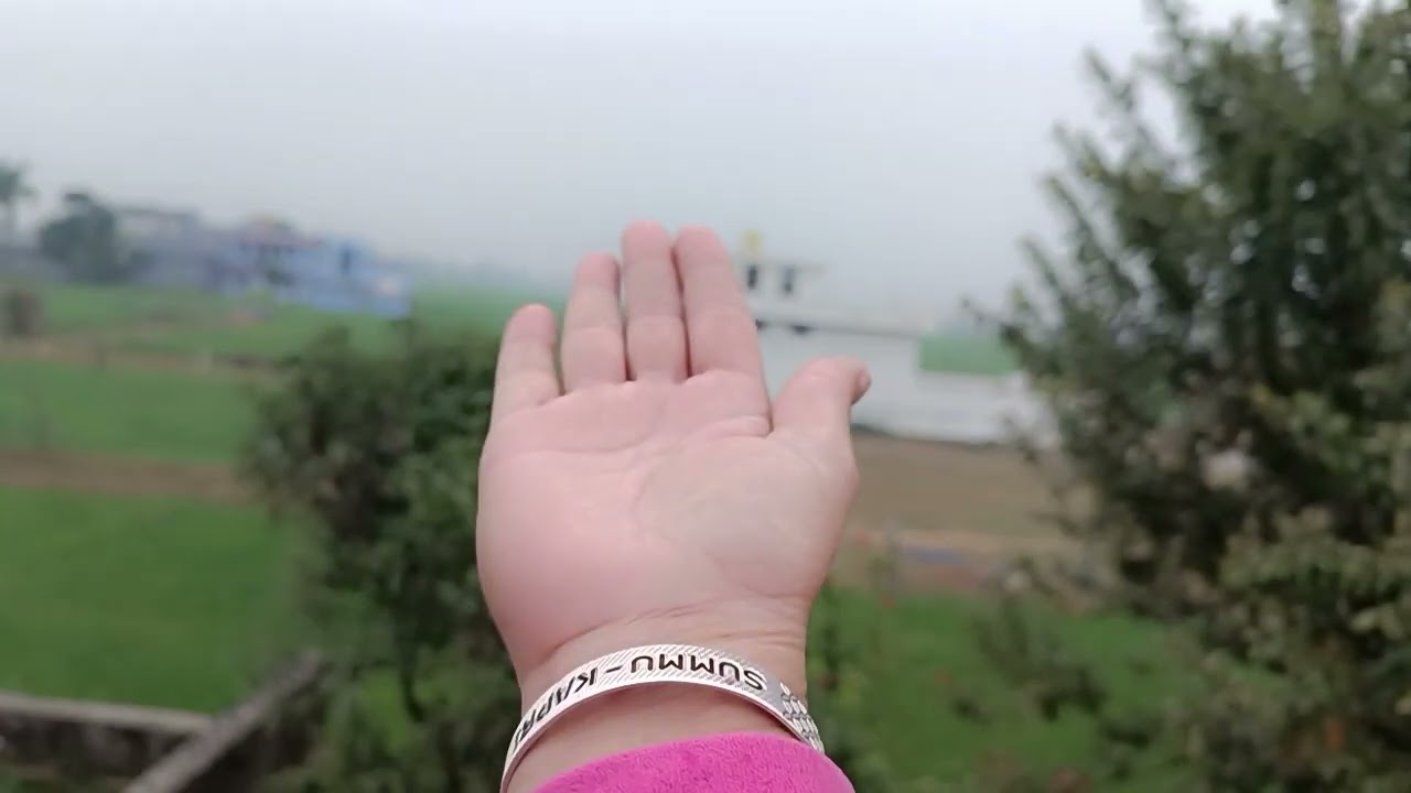इंसानों की तो बात छोडो़ जनाब😄यहाँ मौसम कब अपना रंग बदल दे😅कुछ नहीं पता👍😜