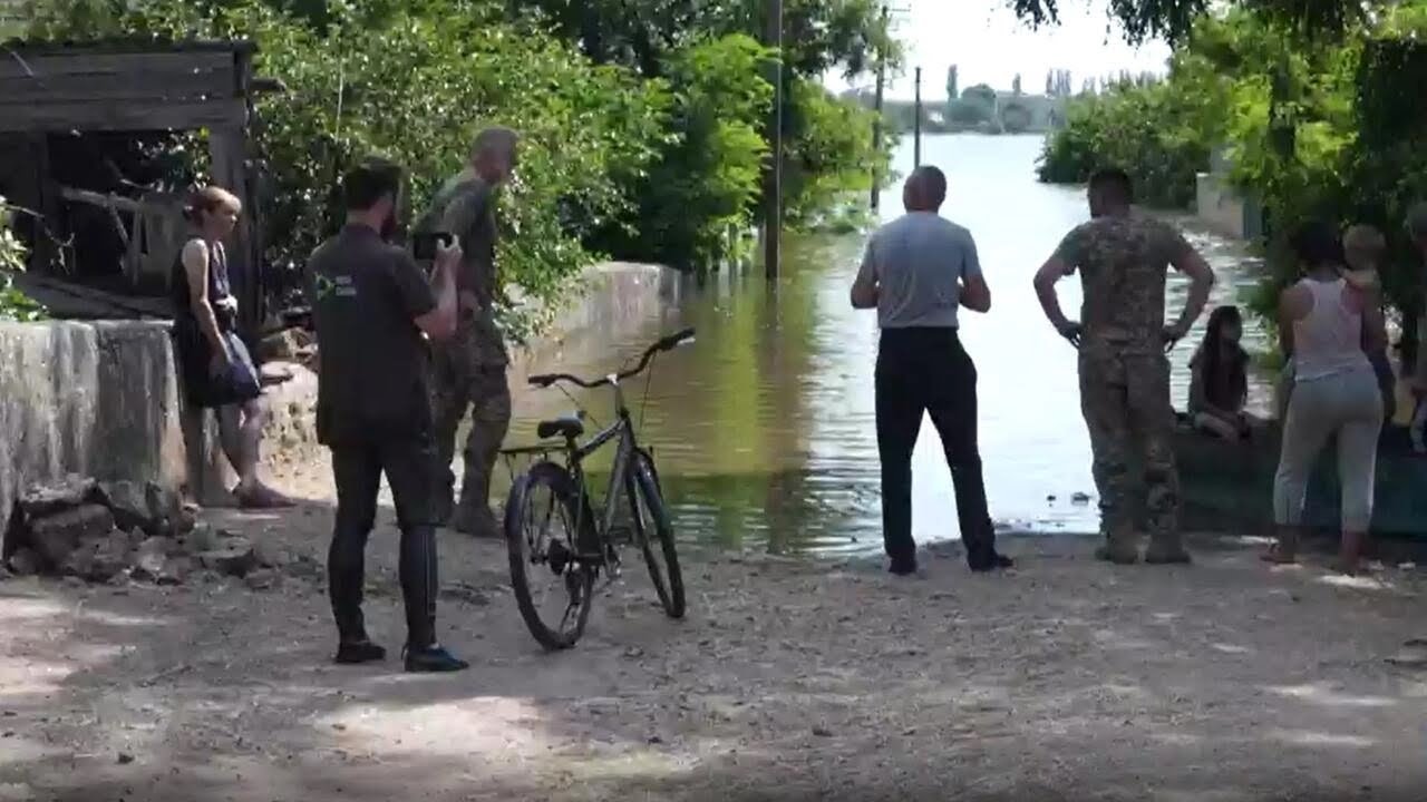 Destruction du barrage de Kakhovka : des routes inaccessibles, des villages coupés du monde