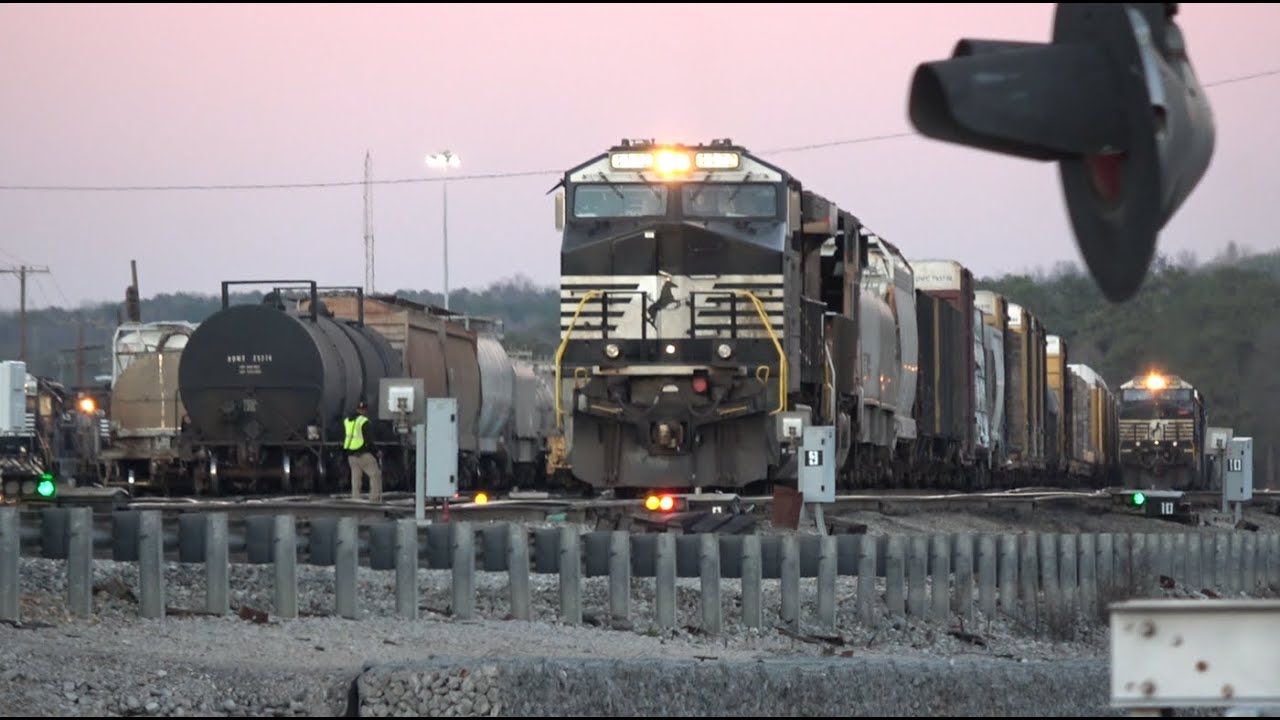 [HD] Irondale After Dark! Railfanning NS Norris Yard and the East End