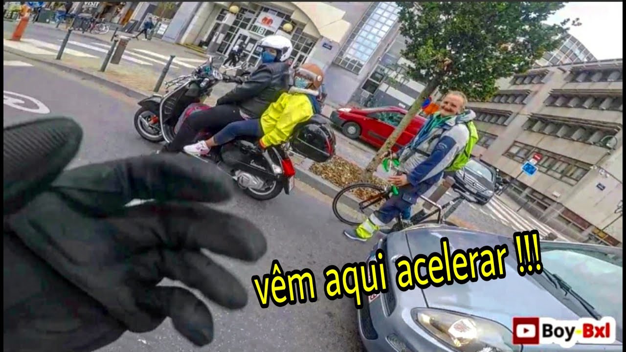 O gringo curtiu o xjotão so o cano e veio dar um corte + gringo rodinha no corredor kk