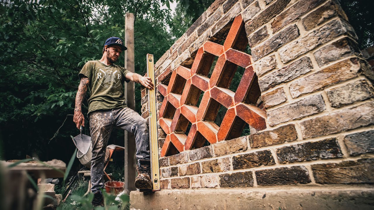 BRICKLAYING | Cross Panel Garden Wall