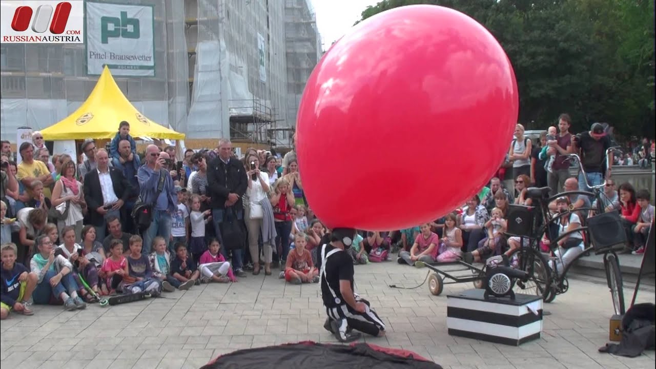 Otto il Bassotto (Italy). Clown. Buskers Festival Wien by Russian Austria