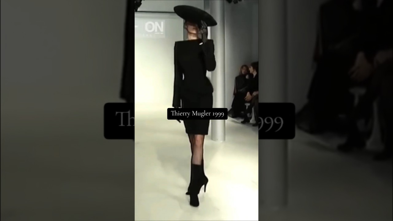 #shorts KENDALL JENNER IN THIERRY MUGLER LOOK AT MET GALA