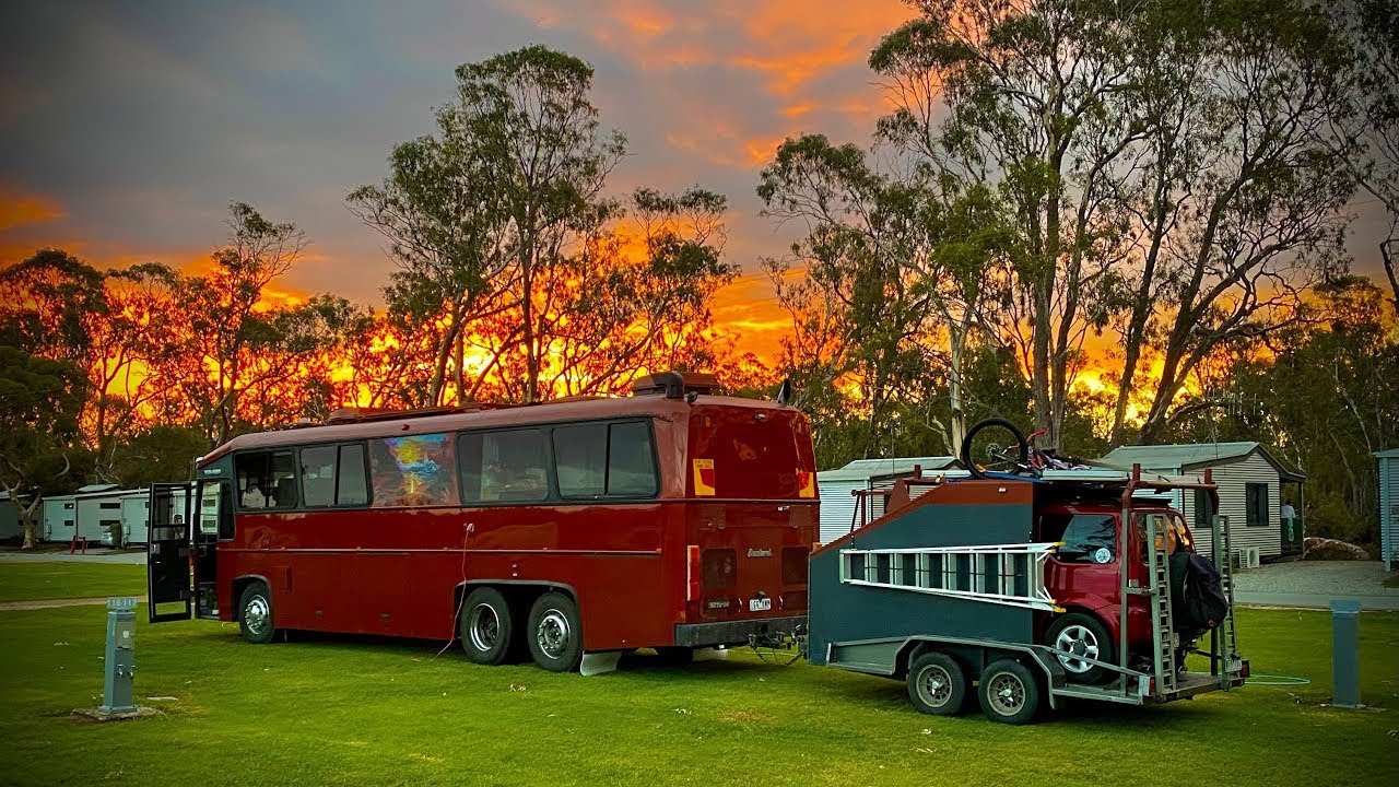 TRAVELING AUSTRALIA IN A BUS