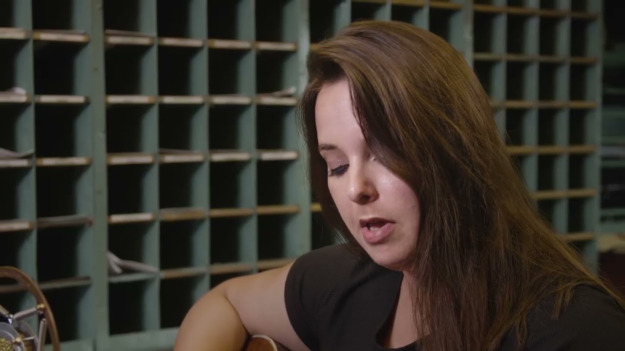 Bee Taylor - Don't Forget - Live on Lost River Sessions