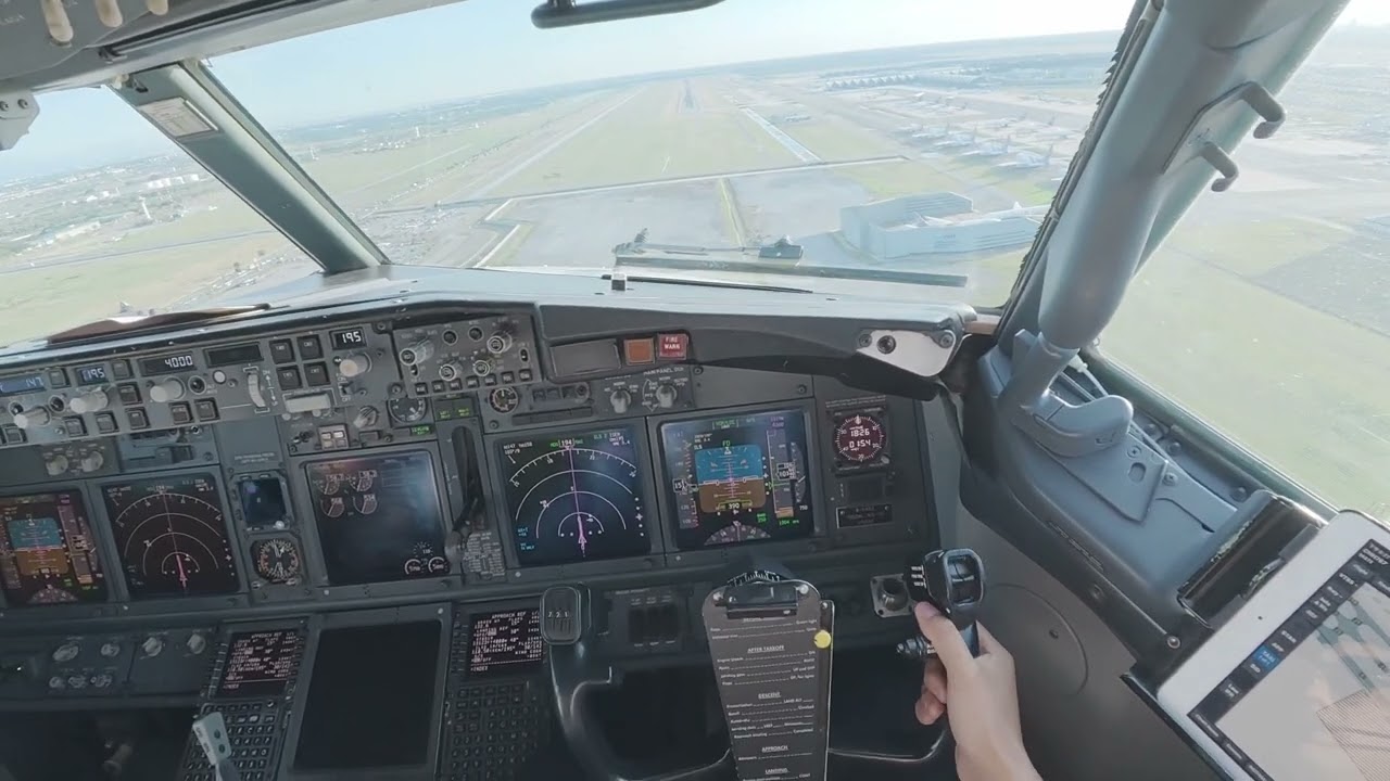 Sunset-Edge Arrival into Bangkok – RWY19 Approach & Landing | Pilot View#b737 #aviation #airplane #