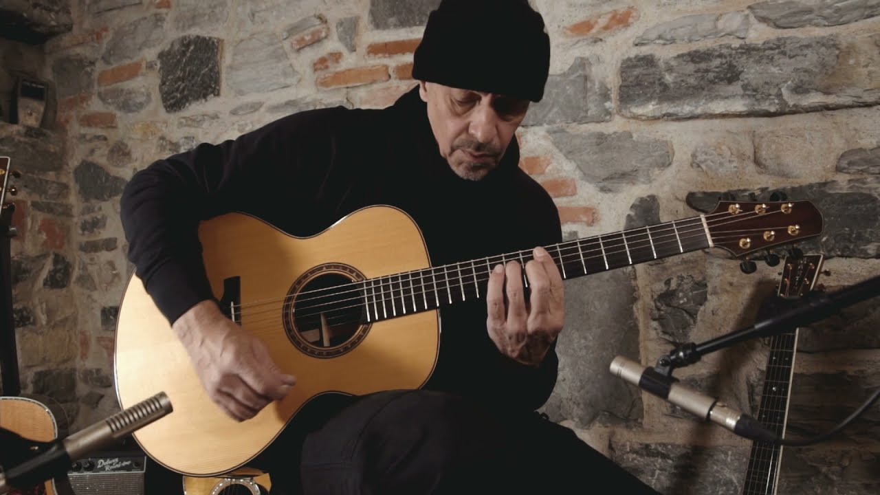 Giorgio Secco plays Ed Claxton High Level acoustic guitar EM Model small jumbo high end made in USA