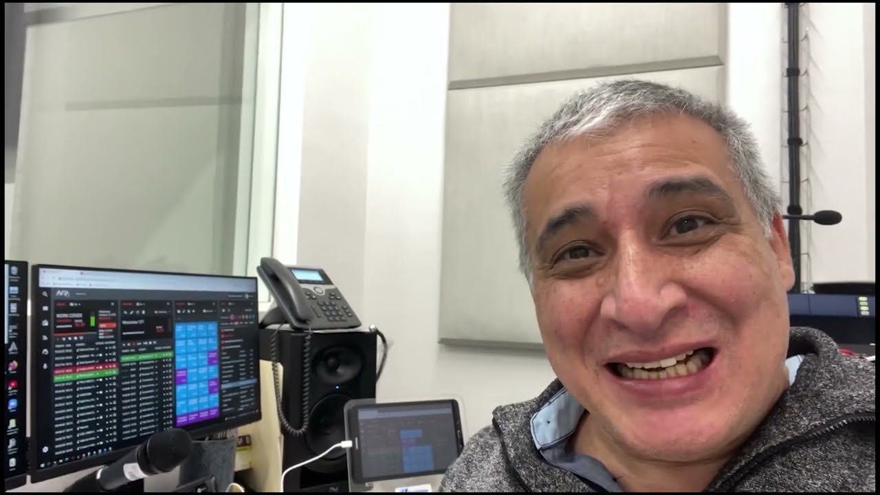 Así es una cabina de radio moderna