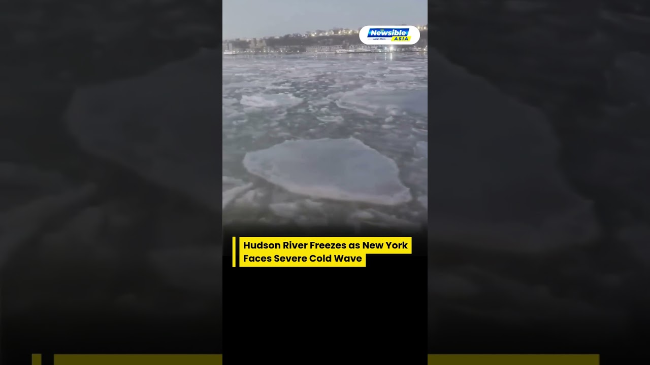 NYC Frozen by Arctic Blast | Hudson River Choked With Ice as Winter Storm Hits