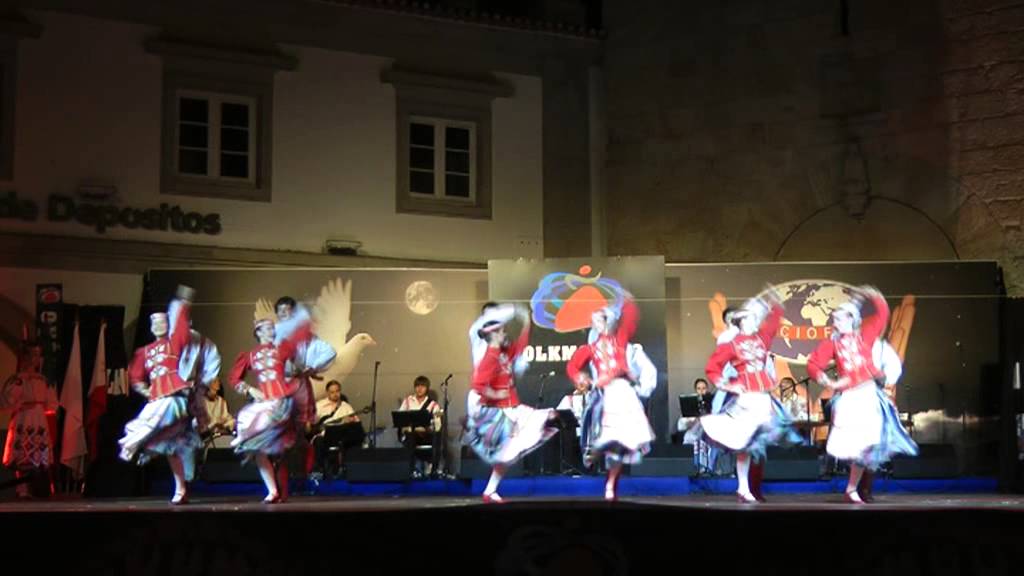 Belarusian folk dance: Pava