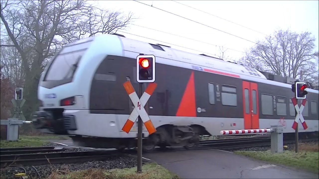 Bahnübergang Hamminkeln // German Railroad crossing // Spoorwegovergang