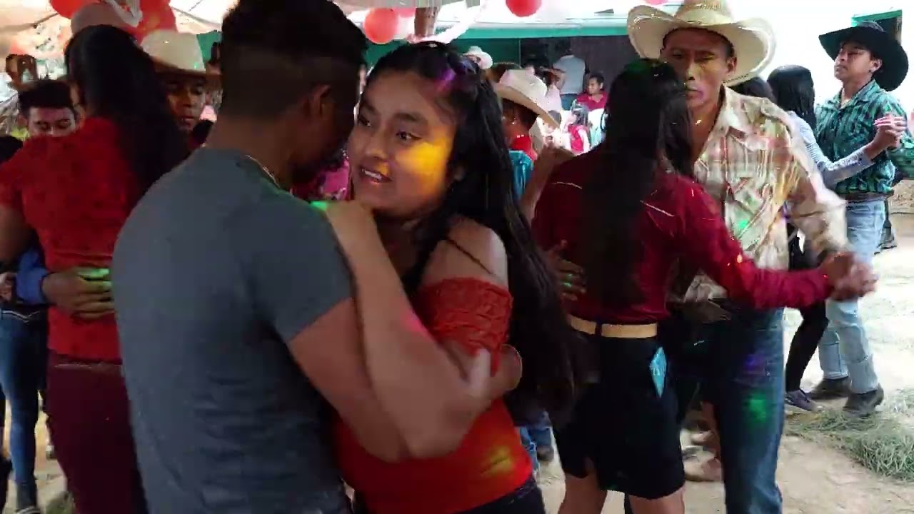 el pagun y luego luego el agarron ayuuuy y que sığa sonando marimba sonora quetzal