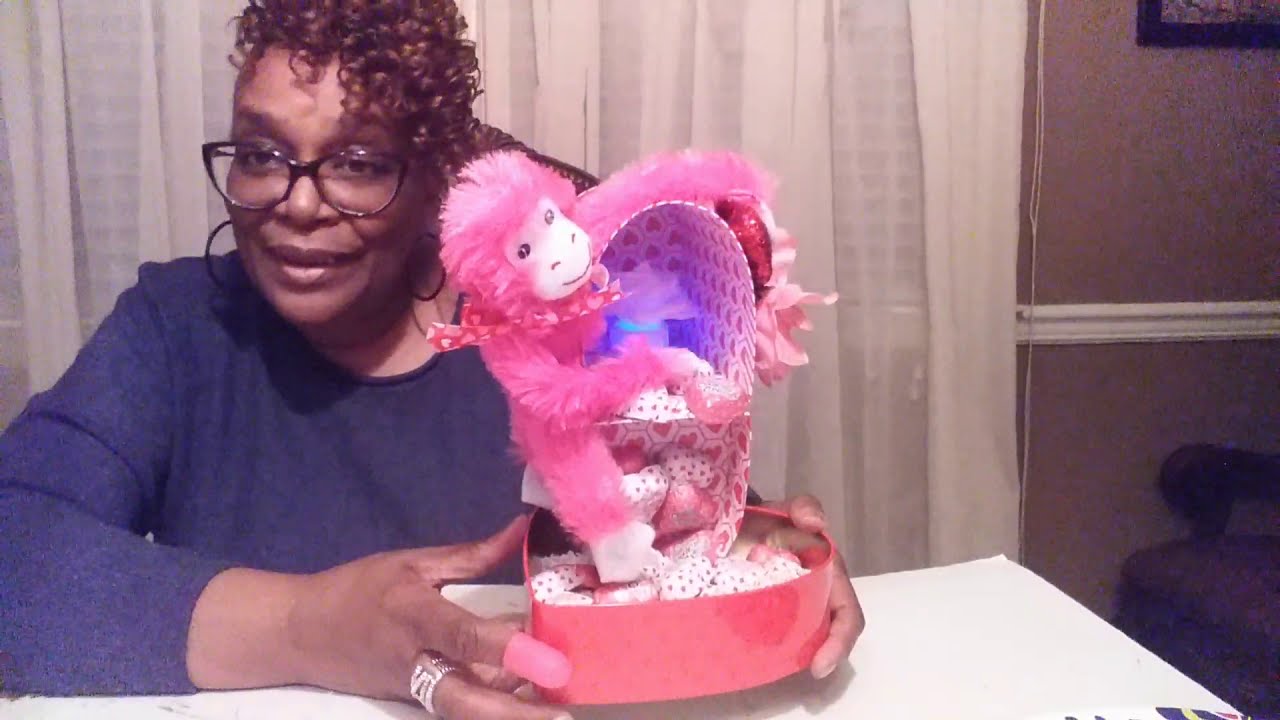 Dollar Tree Valentine's Day Crafts//Dollar Tree Floating mailbox monkey gift #dollartreevalinesdiy