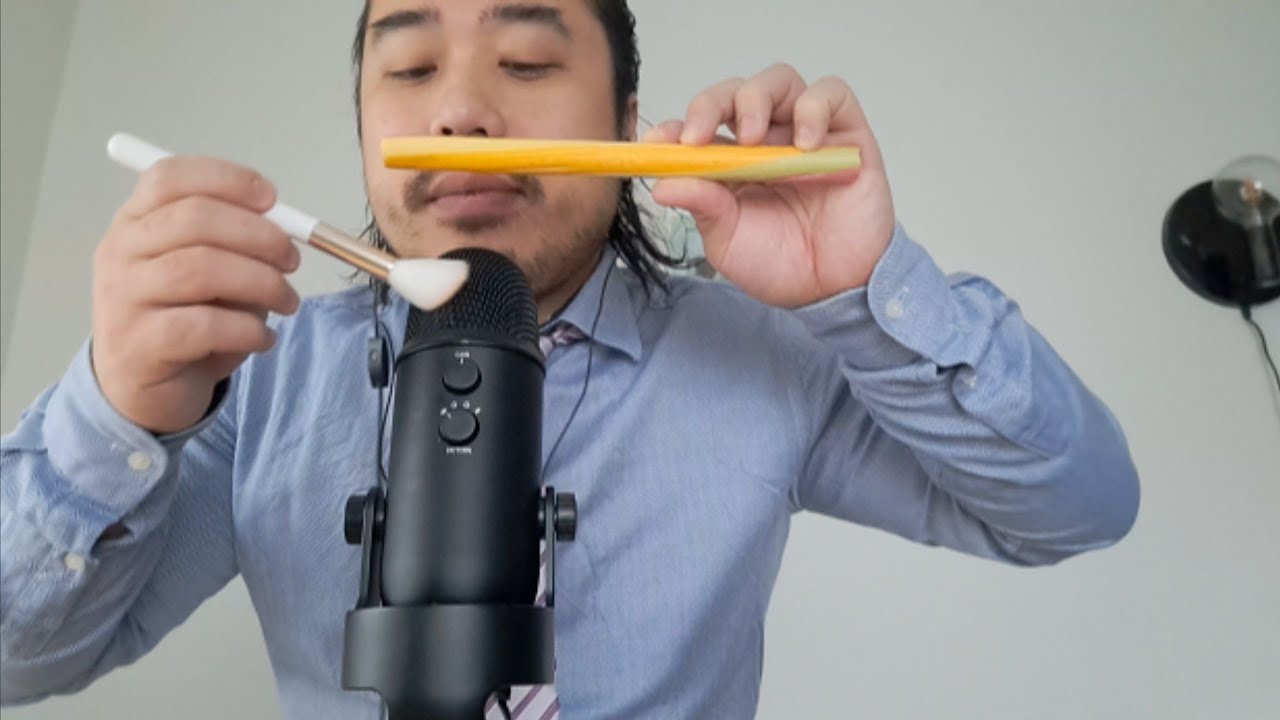 ASMR EATING SOUNDS - PEACH CANE CANDY & MIC BRUSHING