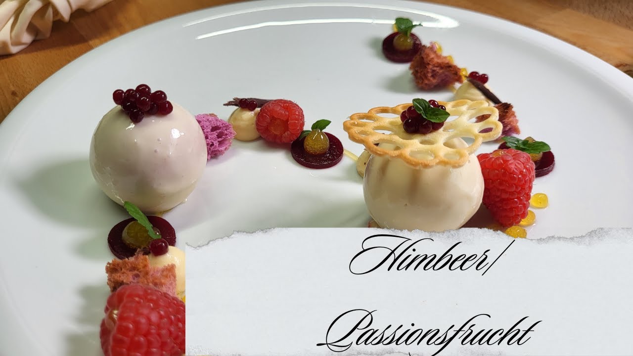 Plating Himbeer/ Passionsfrucht Mousse,Gel,Caviar