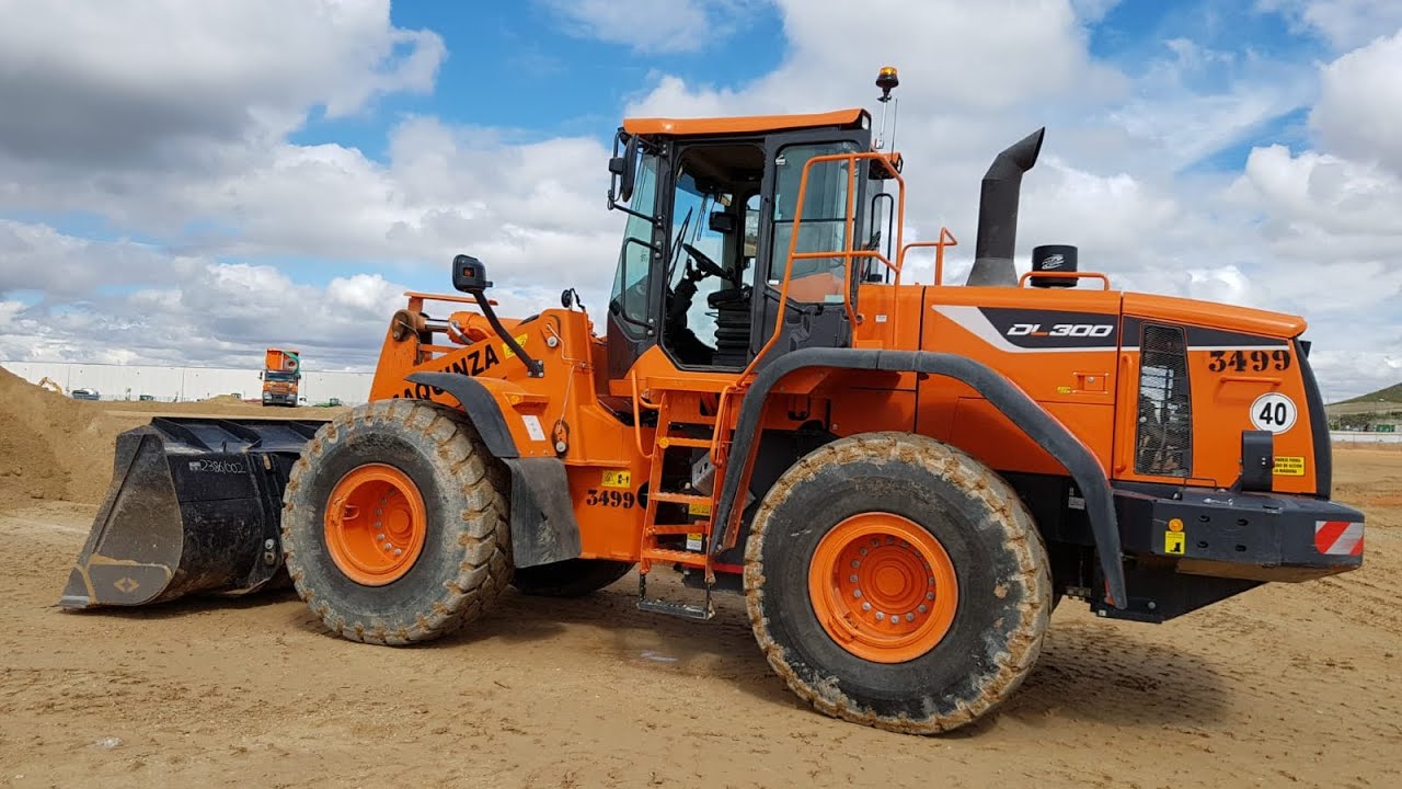 DOOSAN DL300 off topic,cargadora de ruedas,pala!