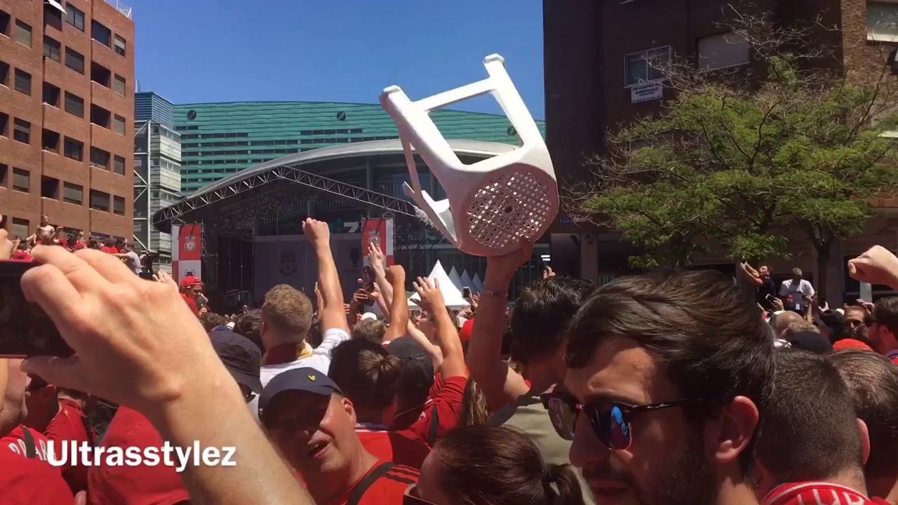 Amazing atmosphere in the Liverpool fan zone before the Champions League final