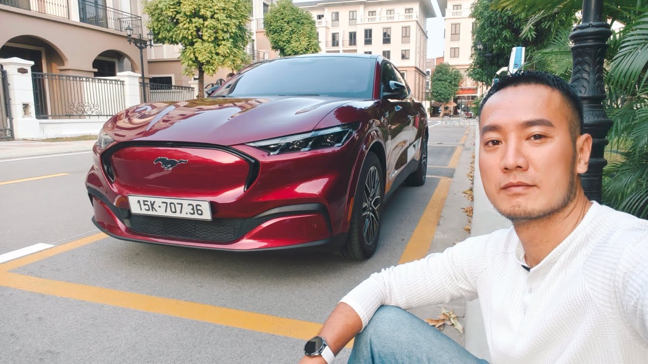 Mustang Mach-E gi&aacute; c&ograve;n 1,69 Tỷ tại Việt Nam