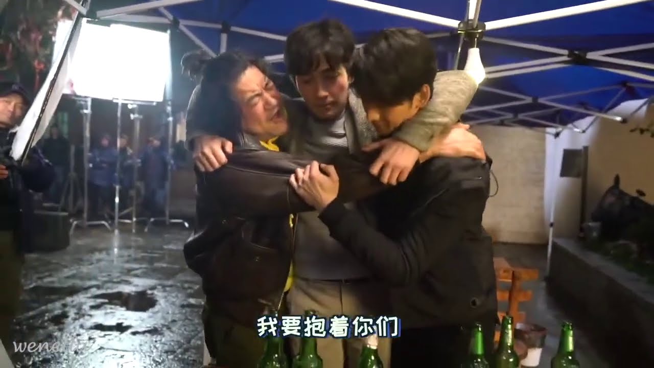 [EN SUB] 眾人聚餐鐵三角深情相擁《重啟之極海聽雷2》幕後花絮 朱一龍 陳明昊 黃俊捷 The Iron Triangle's Embrace Zhu Yilong Reunion BTS