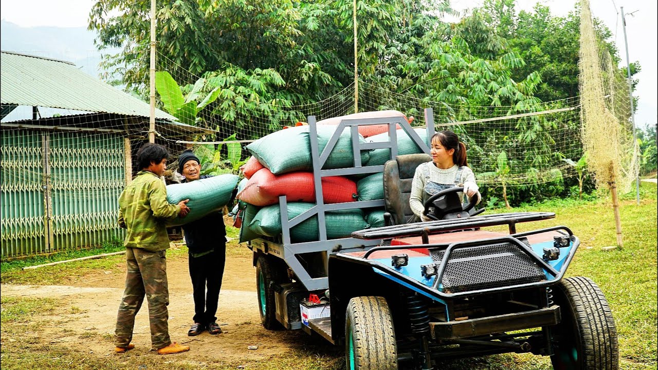 Operating the newly assembled vehicle. An amazing performance with a 1900kg payload.