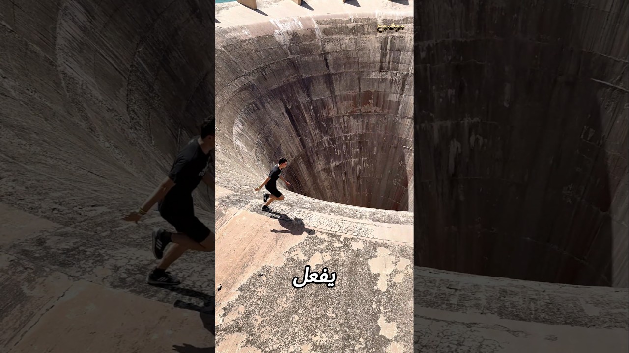 He Walked on the Edge of China&rsquo;s Giant Dam 😱 | Three Gorges Dam