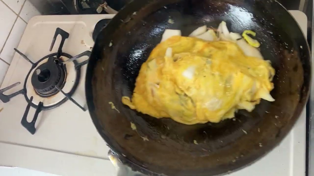 おむすび🍙コロリン白菜の塩昆布たまご炒めおむすびできたよ