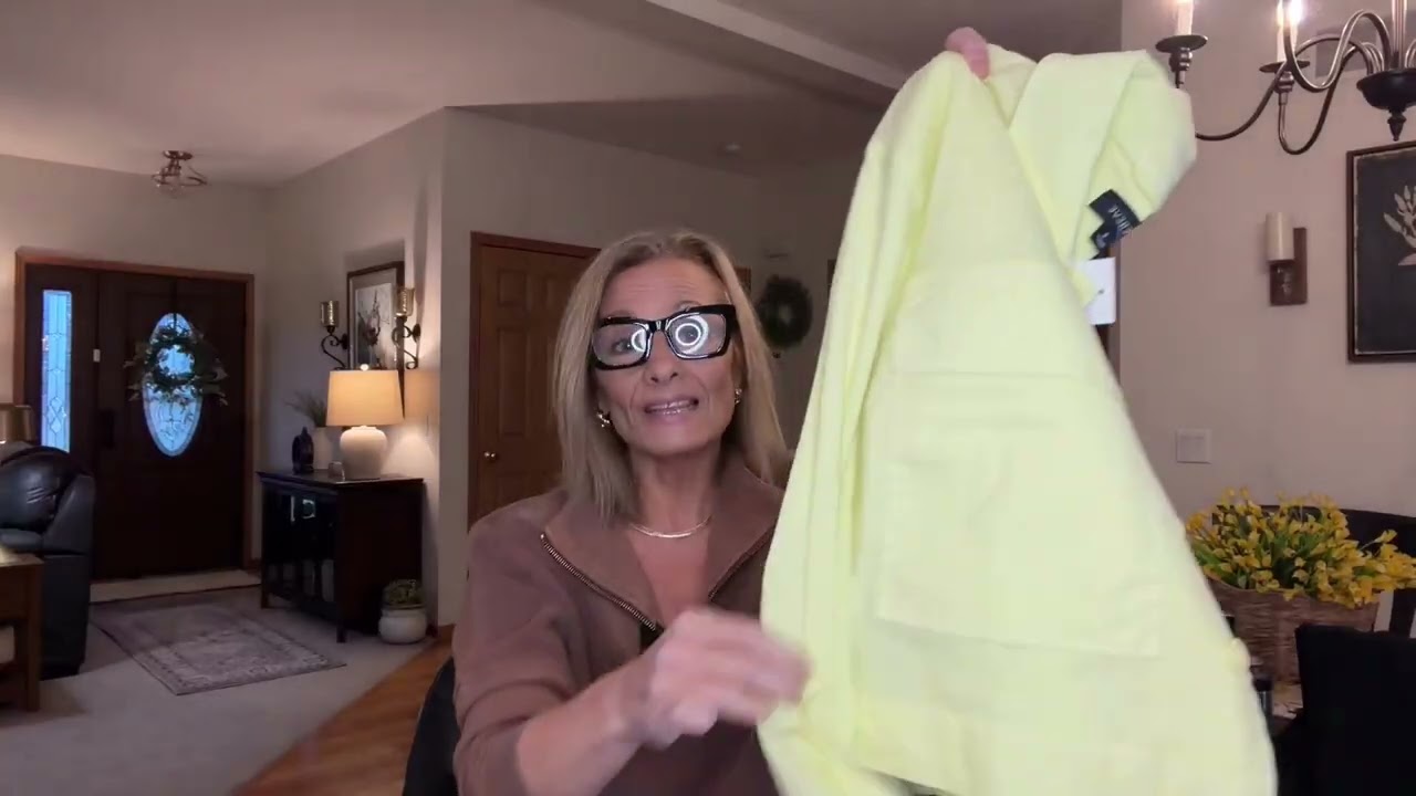 It’s a Trendsend day!  Unboxing and try-on 