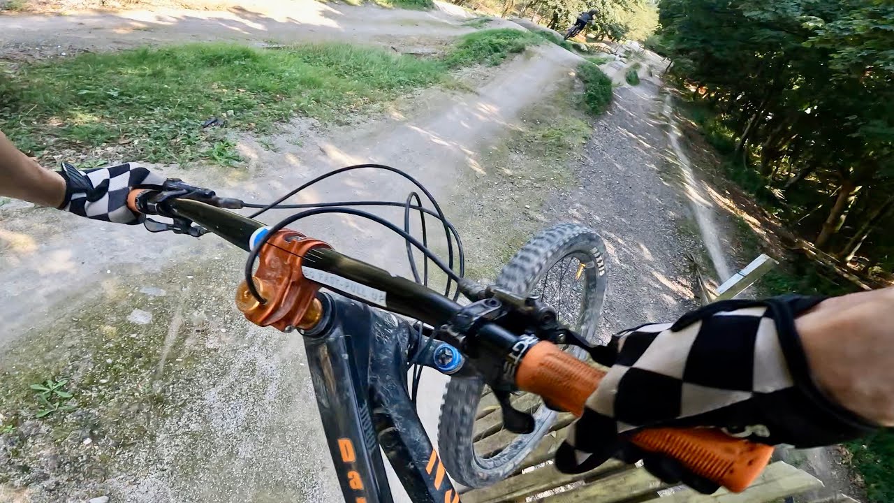 Blasting around pimbo bike park! Been riding constantly but it’s back to filming after a rest! #mtb