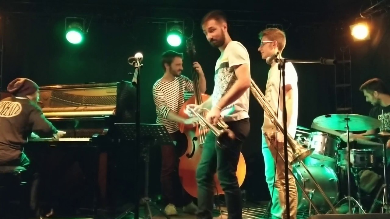 JAM SESSION  : 
