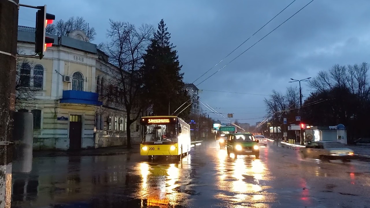 Кременчуг ,  троллейбус ЛАЗ Е183Д1 [200], следует по 5 маршруту