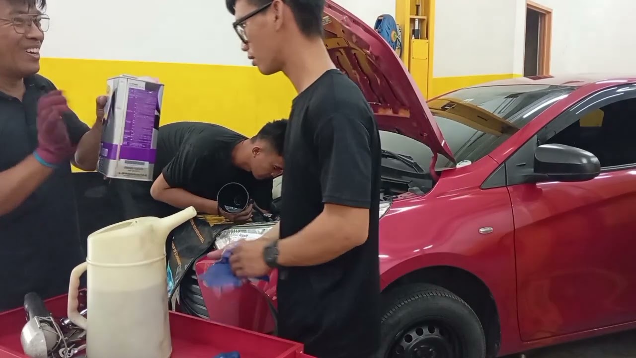 Toyota vios.... Coolant dialysis at palit Ng atf fluid....