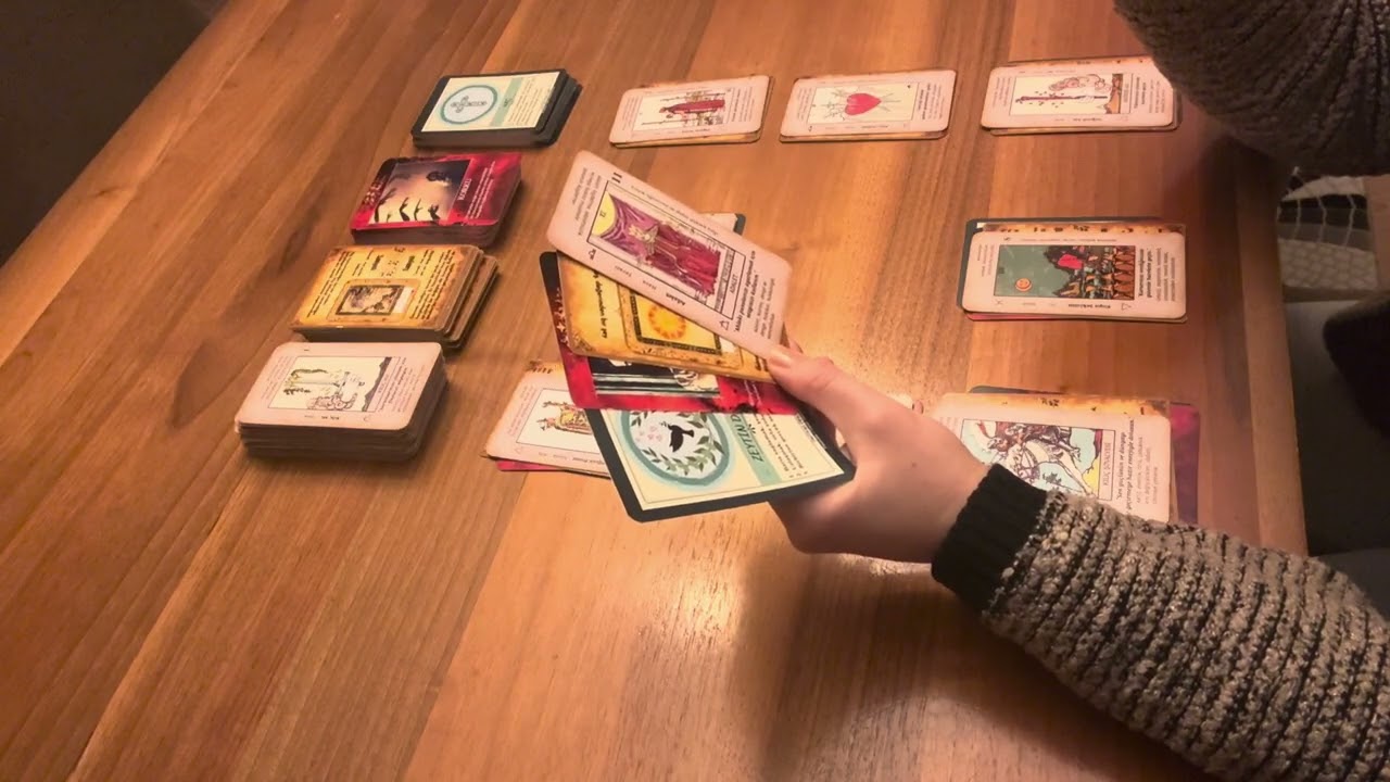 Aklınızdaki kişiler uyumadan önce sizinle ilgili ne dusundu👀🤔💬 #tarot #aklimdakikişi