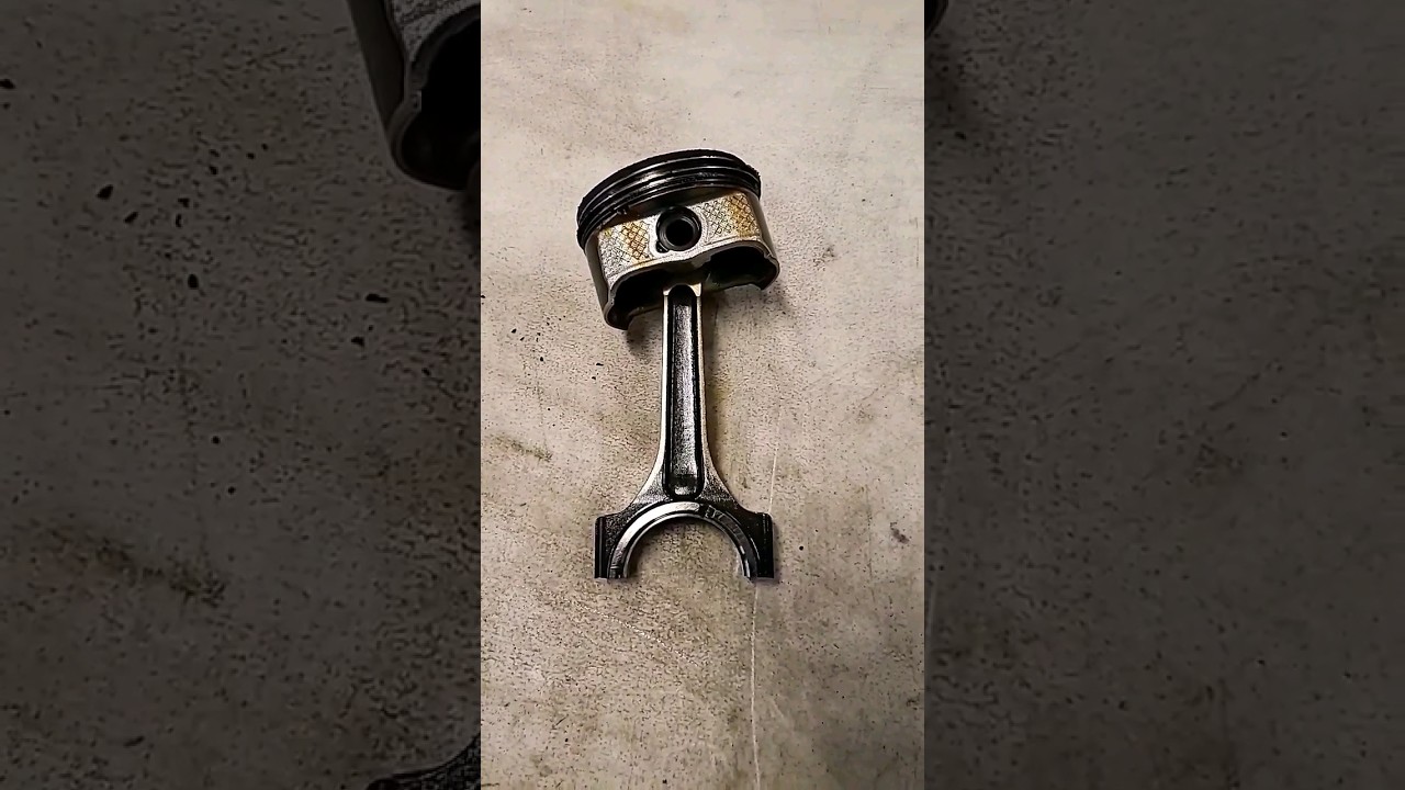 КАК СНЯТЬ ПОРШЕНЬ!!😍😍💥💥#поршни #авторемонт #автомобильный #шорты