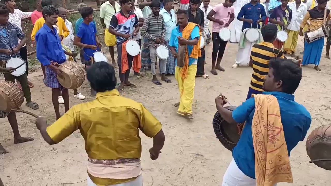 ஶ்ரீ அருள் கிராமிய தப்பட்டை குழு மற்றும் சோலை பெருமாள் சக்தி சேர்ந்து நடத்திய ஆதி தோல் பறை இசை