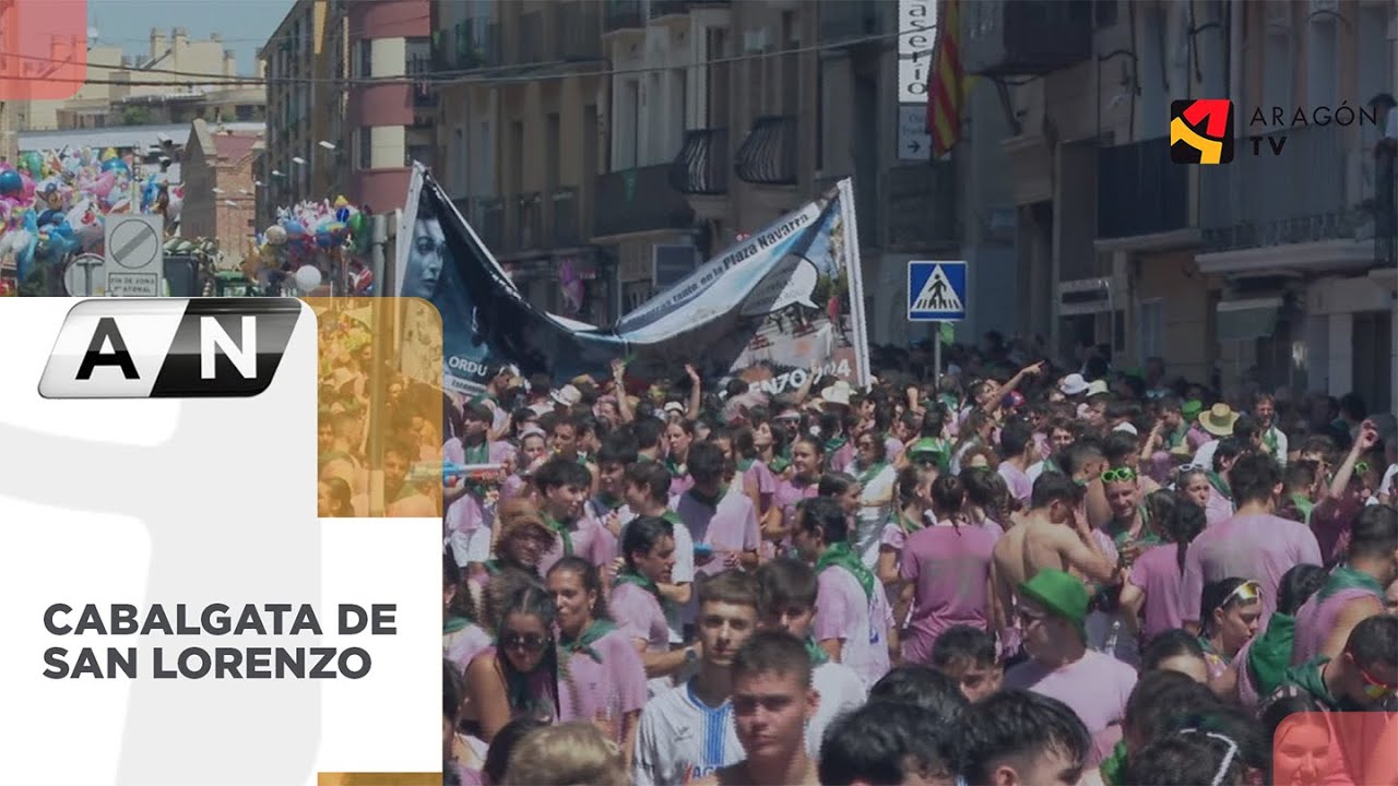 Una multitudinaria cabalgata llena de fiesta la calles de Huesca