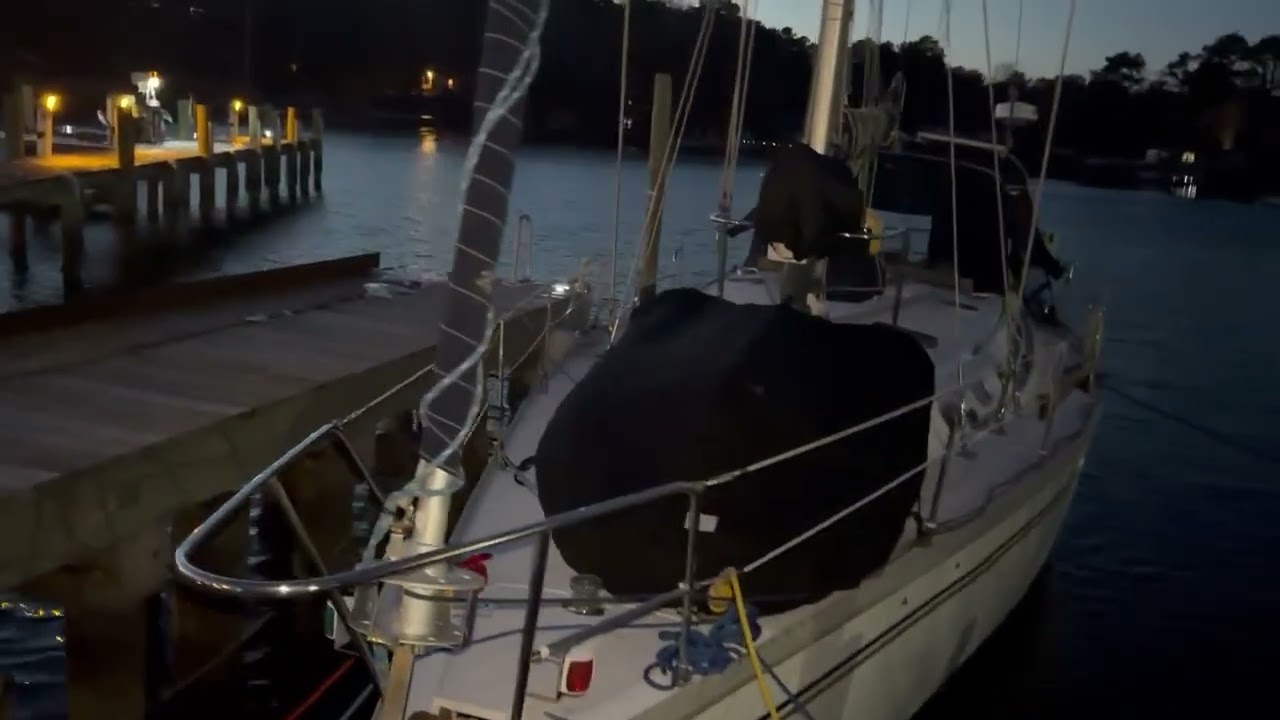 Why did we sail to the East coast of USA???! High temperature is 20 degree F in this video