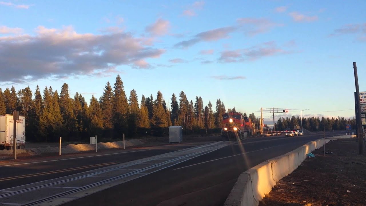 BNSF 5281 NB with NS 1091