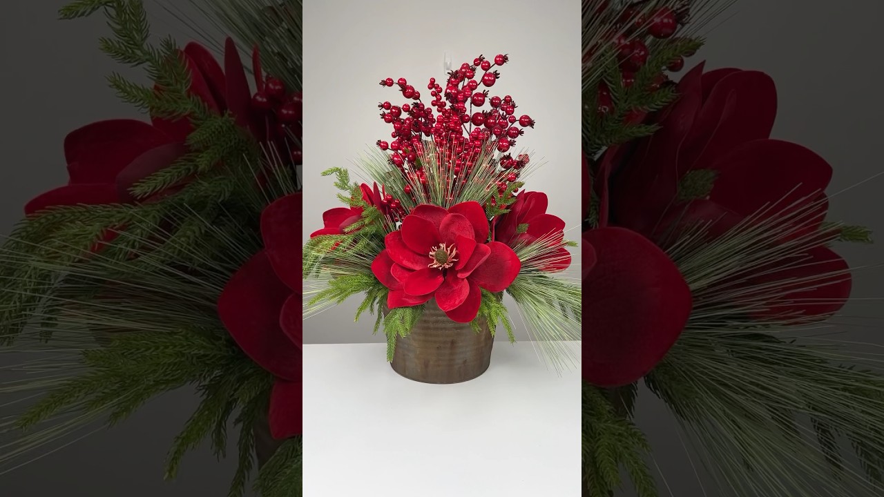 Impress your guests with this stunning magnolia arrangement! ❤️#shorts #diy #christmas #holiday
