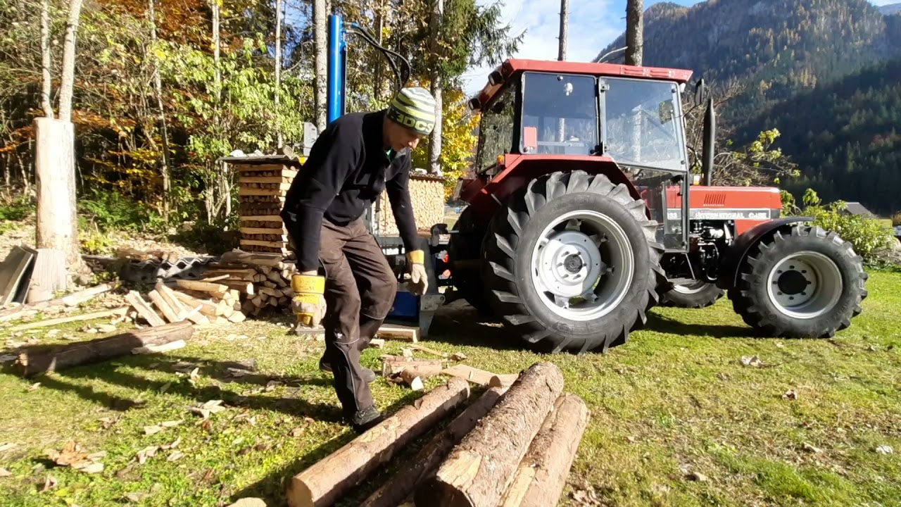 Case IHC 833 mit Binderberger Holzspalter