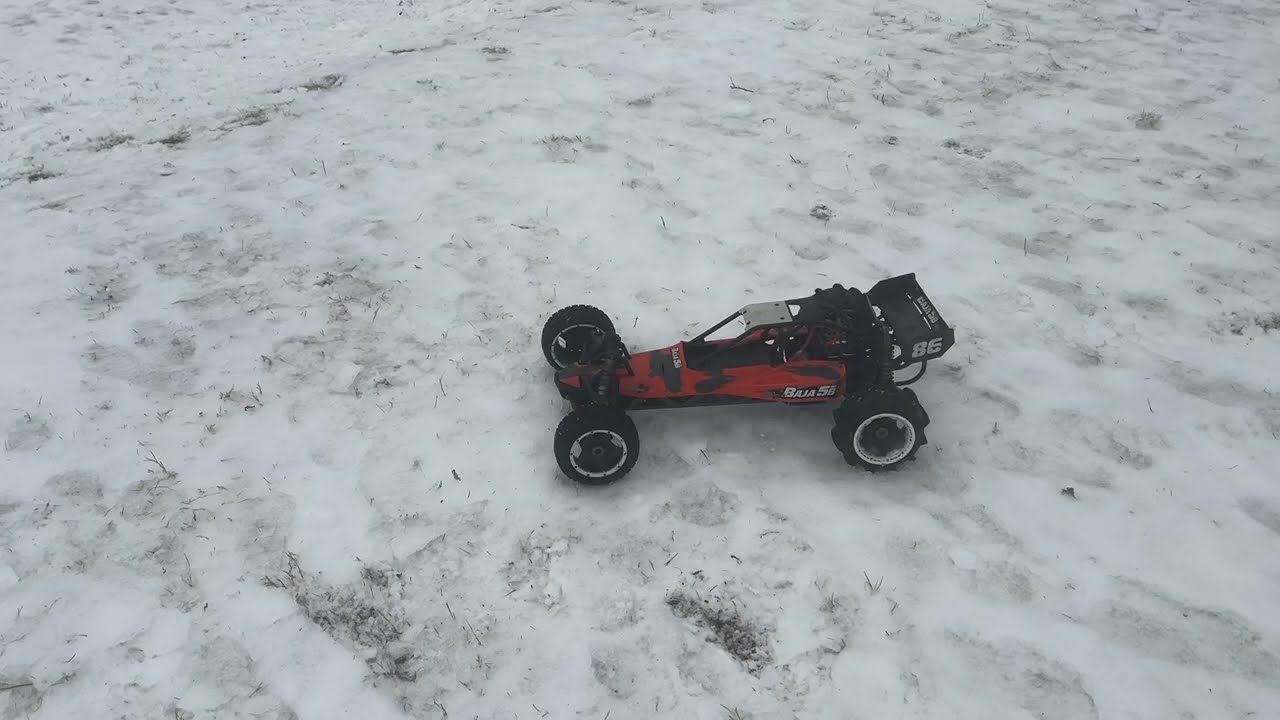HPI Baja 5B SBK Flux - paddle tires on hard packed snow