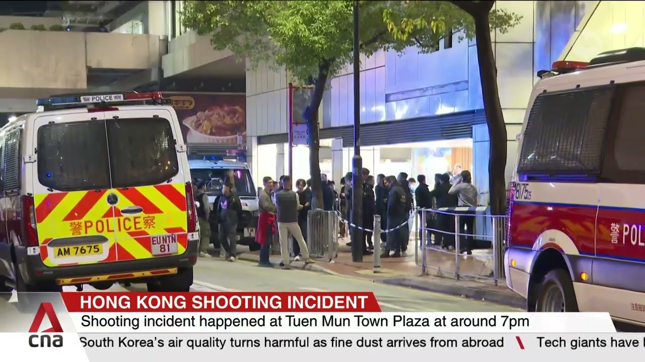 Police in Hong Kong shoot and kill knife-wielding man at shopping mall