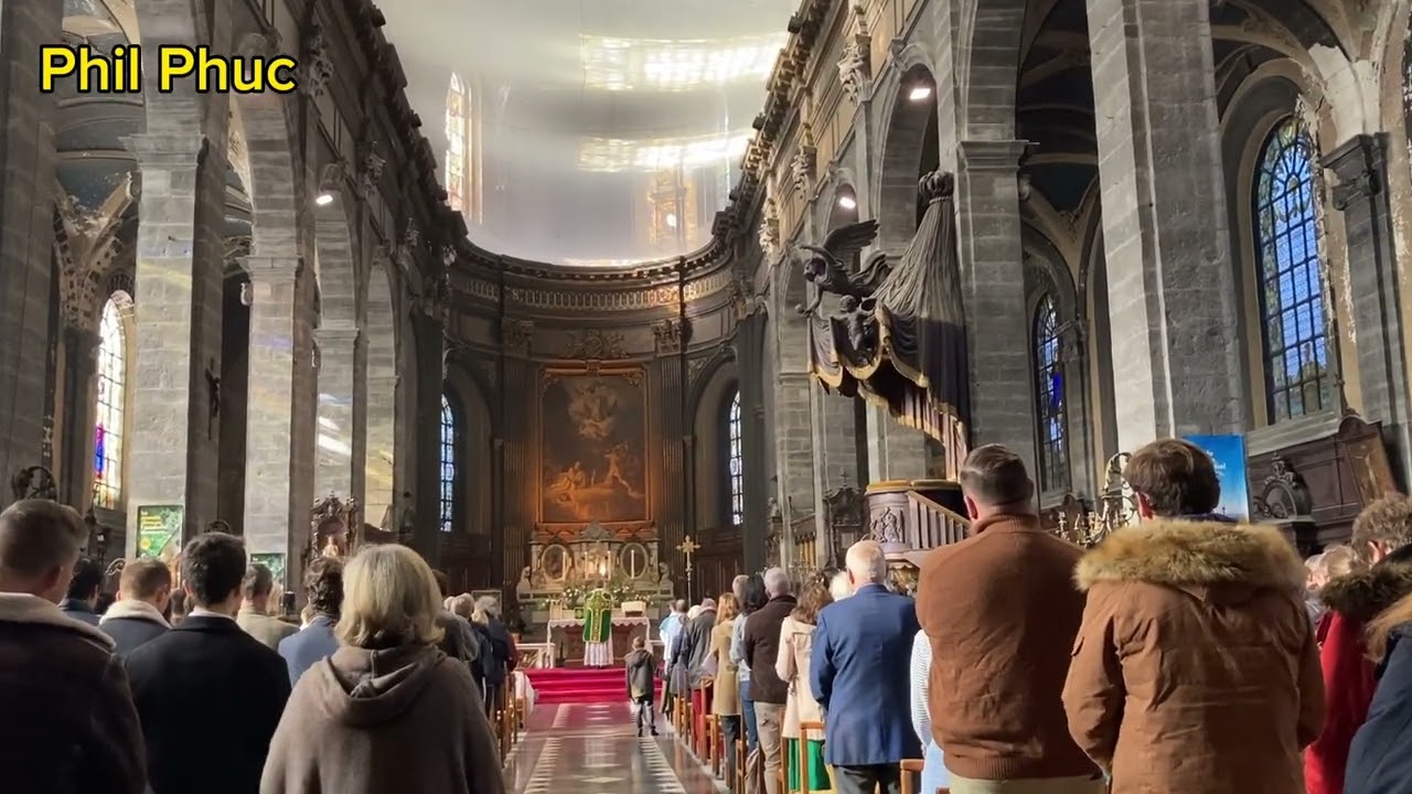 Part 4 - Old traditional Latin mass at Église Saint Étienne - Lille