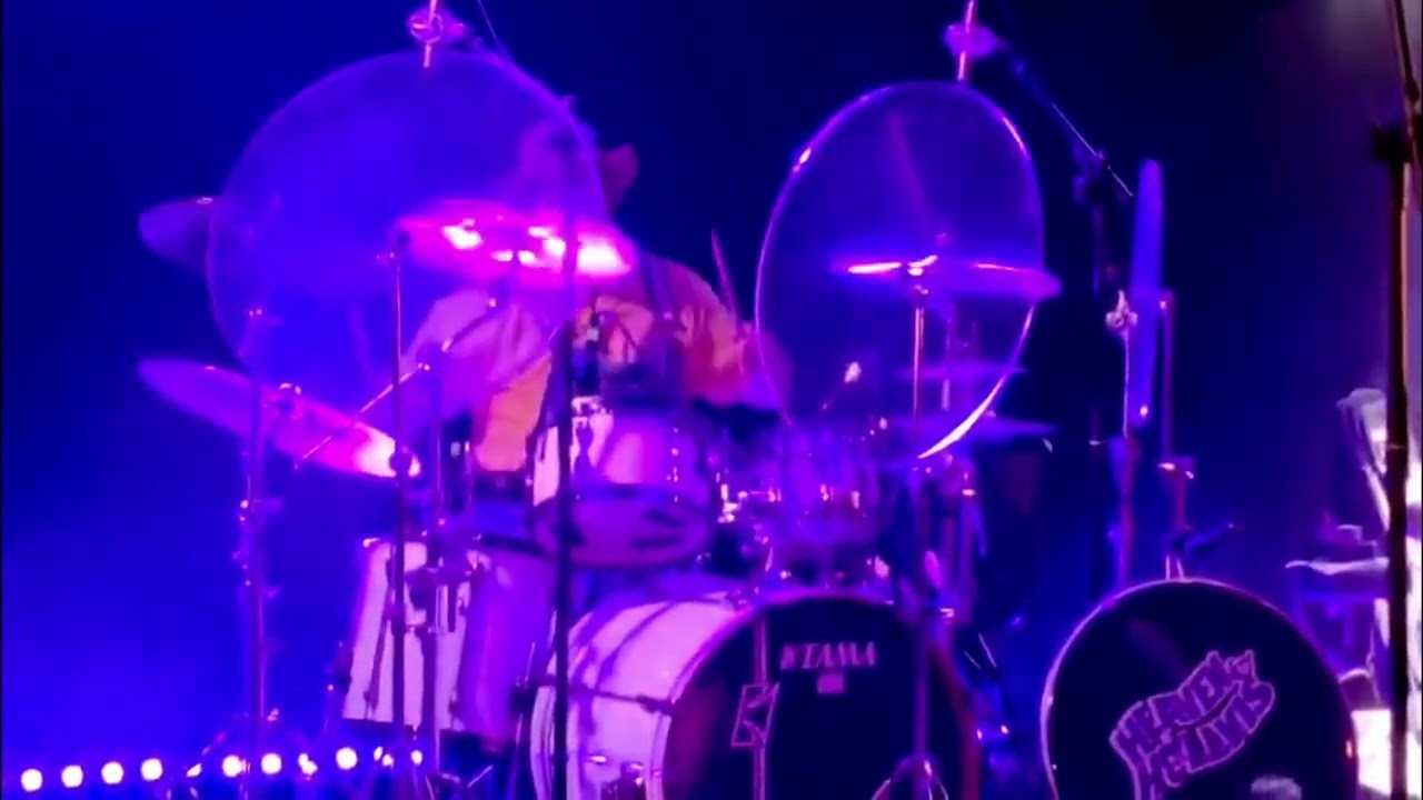 Heaven and Hellvis Live Showreel.