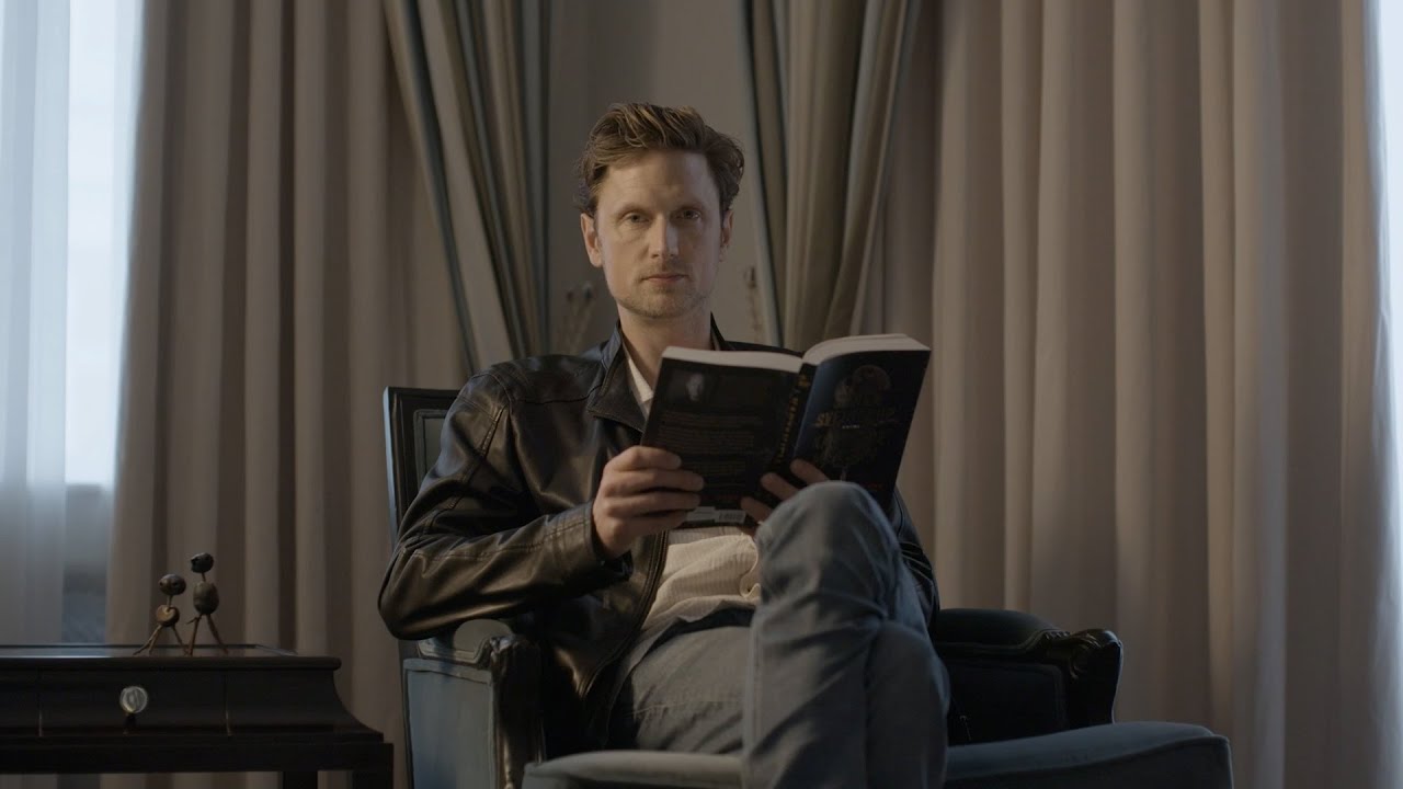 The Chestnut Man - Mikkel Boe F&oslash;lsgaard reads an extract