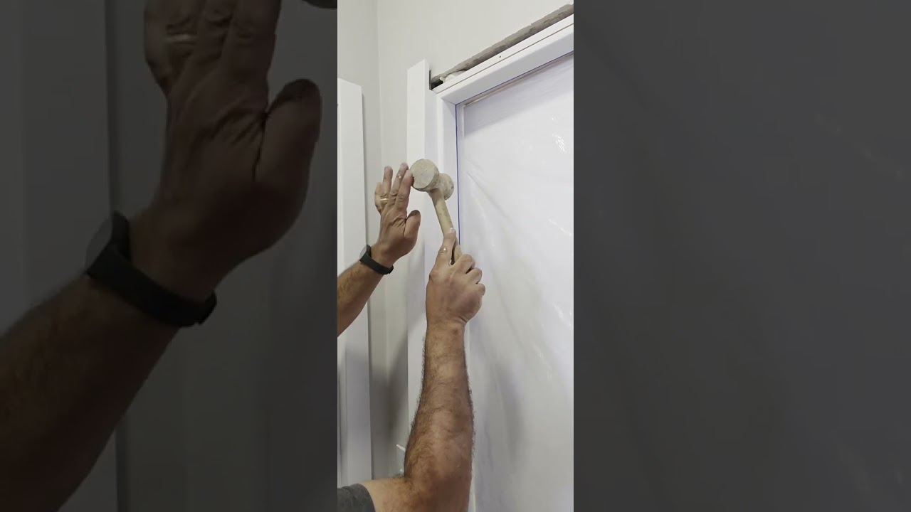 Como instalar guarnição regulável sem fazer meia esquadrias em um kit porta pronta