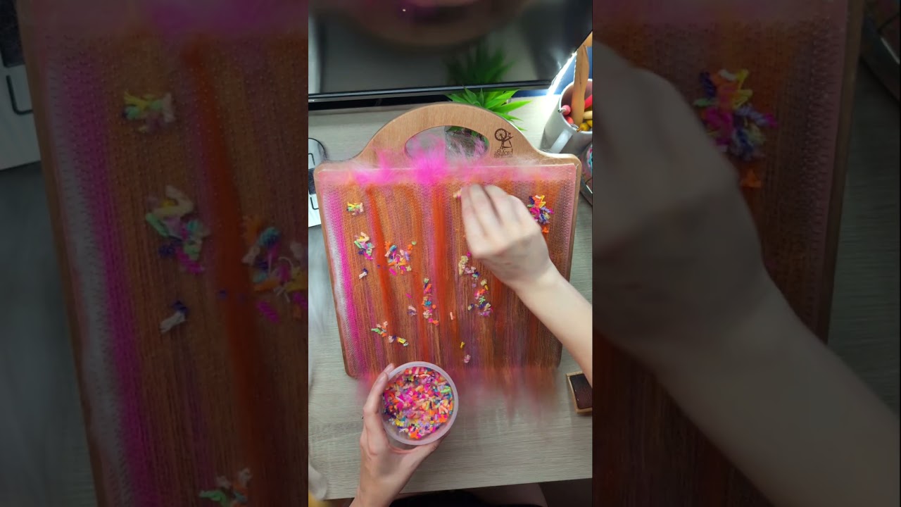 Making a beautiful scrappy art batt #handspunyarn #artbatt #spinningyarn #handspun #yarn #yarnlover
