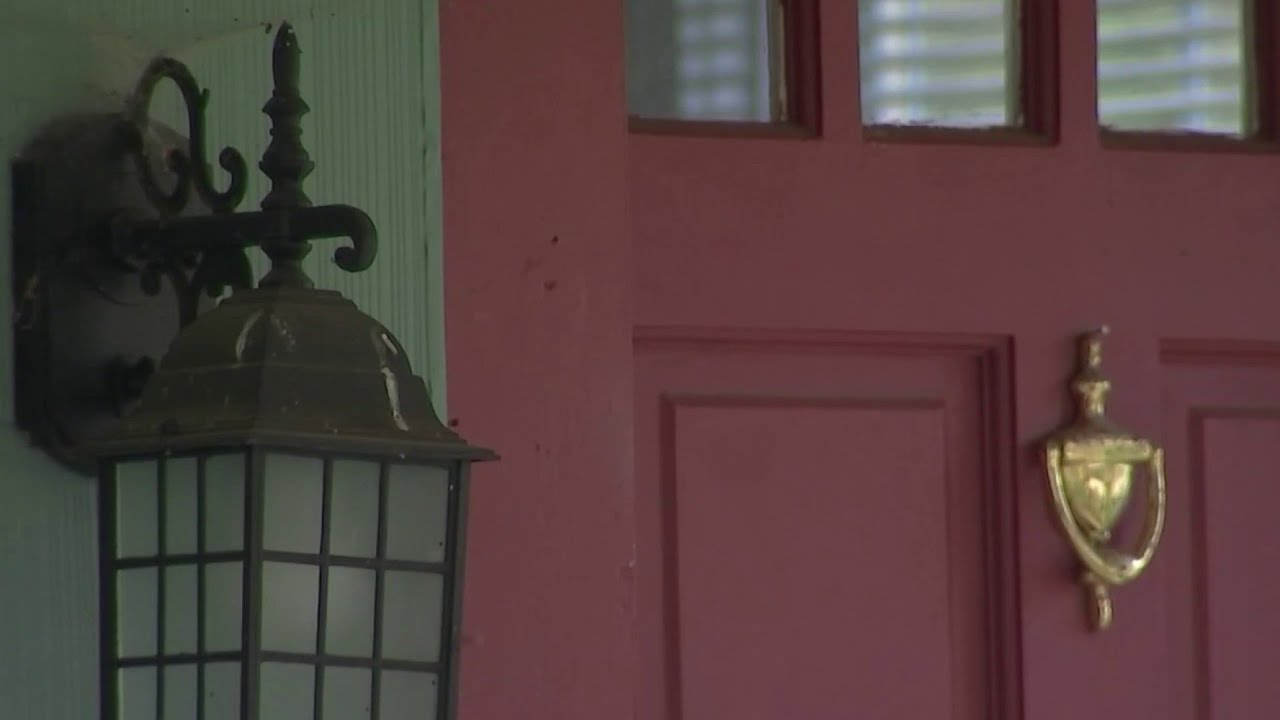 What People at Risk of Losing Their Homes to Foreclosure Can Do